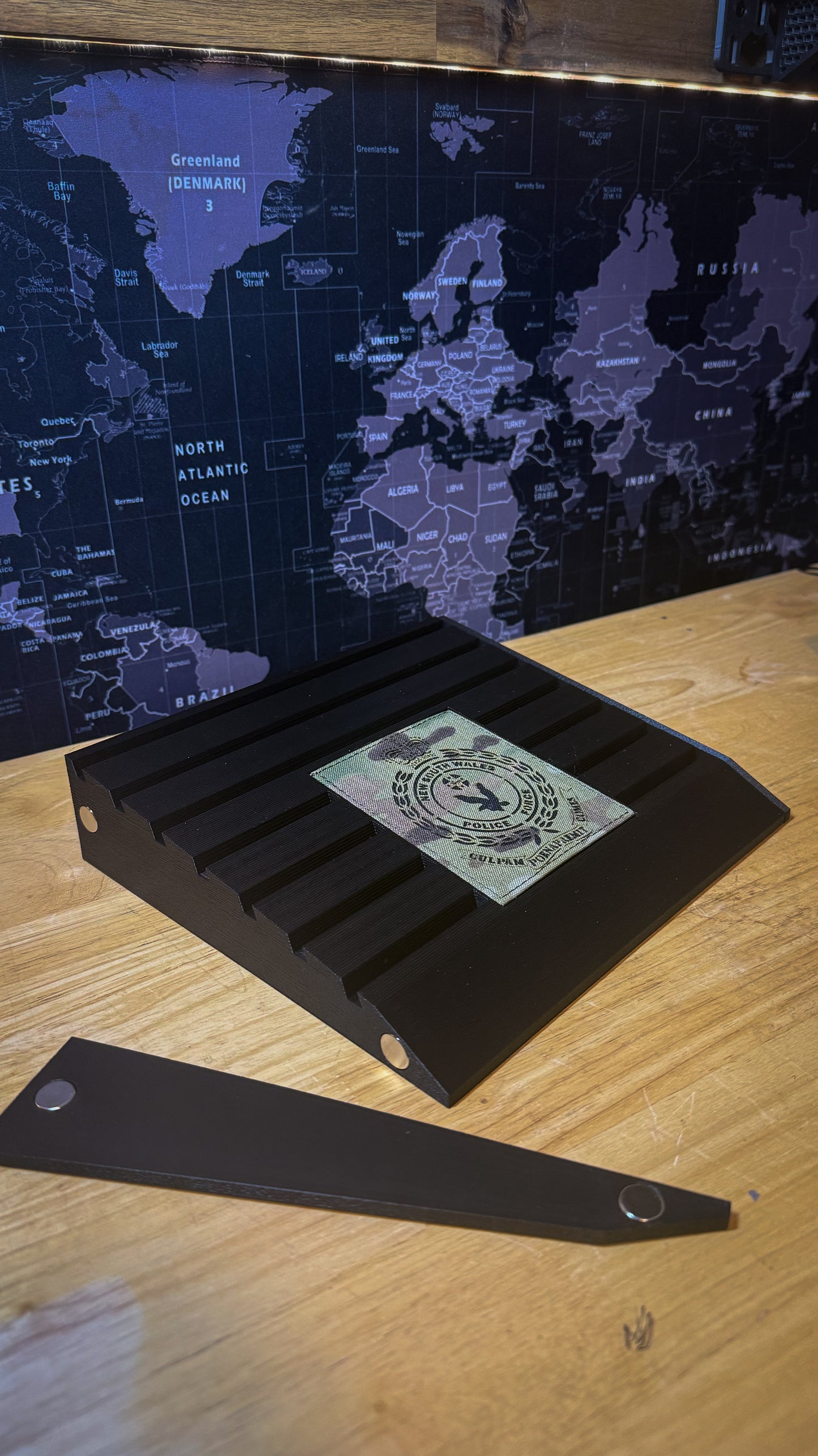 The Vanguard - Modular large challenge coin holder