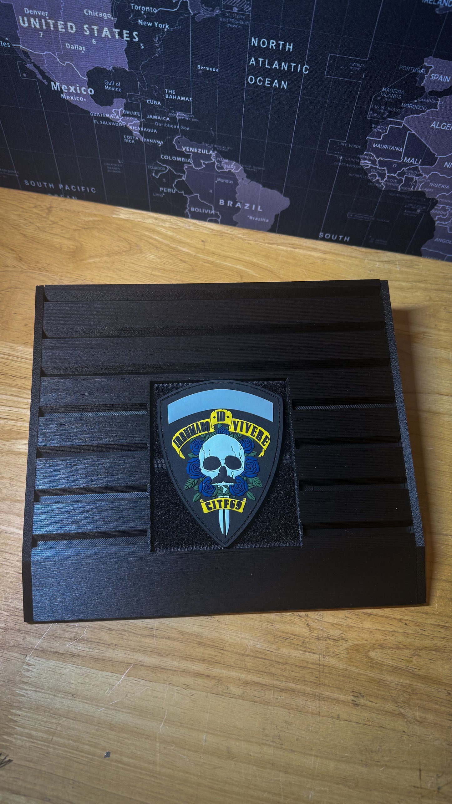 The Vanguard - Modular large challenge coin holder