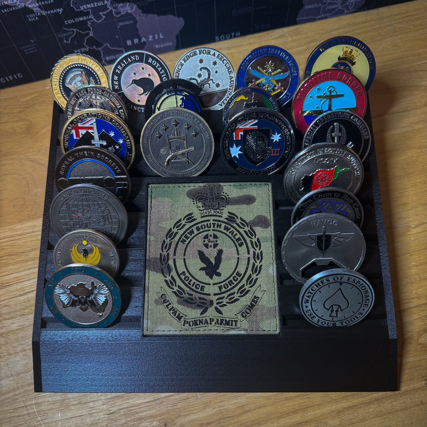 The Vanguard - Modular large challenge coin holder